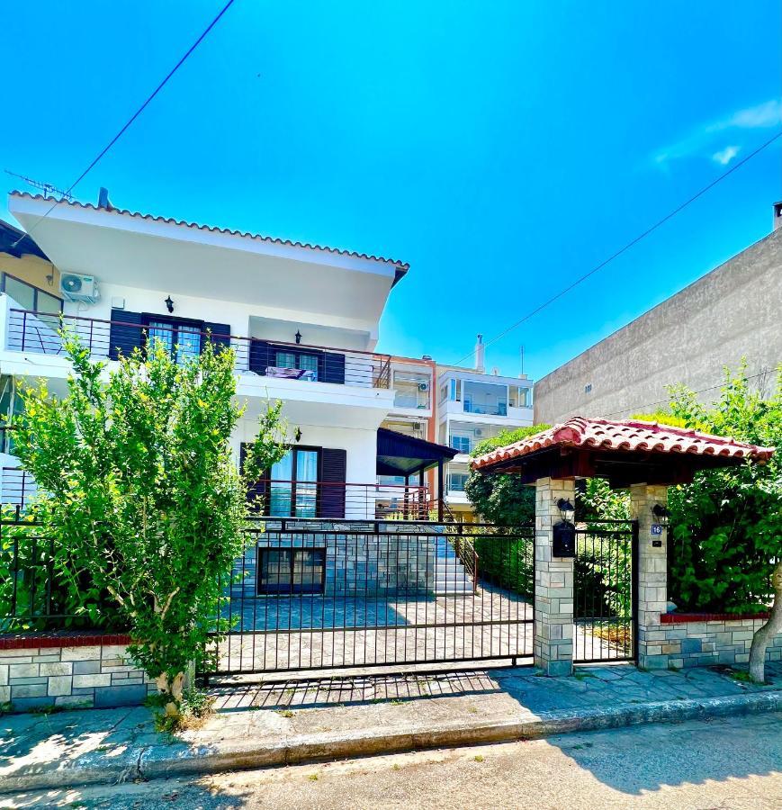 Athena Getaway Apartment Неа Миханиона Екстериор снимка